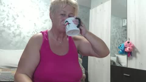 Lovepinklilly online show from September 13, 2025, 8:52 pm