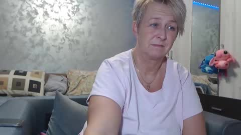 Lovepinklilly online show from February 10, 2026, 5:39 pm