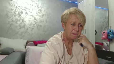Snapshot of roses_and_lillies chatting on April 22, 2026, 5:58 pm Lovepinklilly online show from April 22, 2026, 5:58 pm