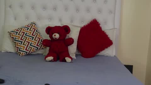 Snapshot of roses_rred chatting on February 7, 2026, 4:11 pm roses_rred online show from February 7, 2026, 4:11 pm