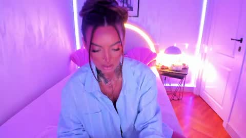 Nataly online show from July 24, 2026, 3:37 am