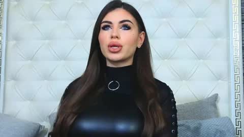 Gabriela online show from April 18, 2026, 4:16 am