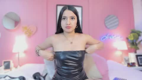rosevelvet_dh online show from July 4, 2026, 12:44 pm