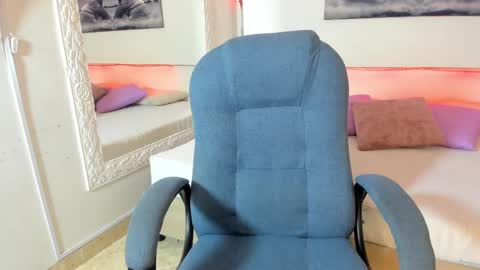 rosi_cooper online show from September 15, 2025, 10:59 am