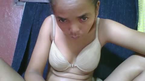 rosia685234 online show from February 3, 2026, 7:41 pm