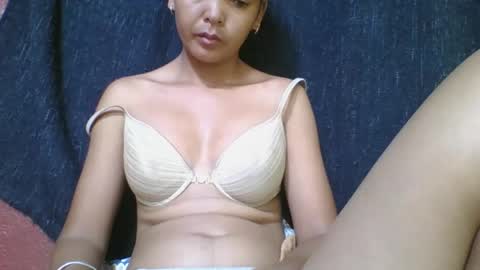 rosia685234 online show from February 4, 2026, 8:42 am