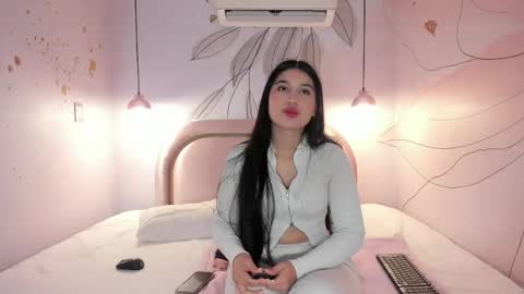 Snapshot of rosie_chell chatting on May 14, 2026, 11:50 am Rosie online show from May 14, 2026, 11:50 am