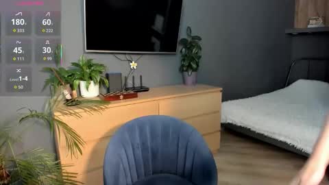 Snapshot of rosie_gracefulness_ chatting on September 28, 2025, 11:15 am Rose - online show from September 28, 2025, 11:15 am