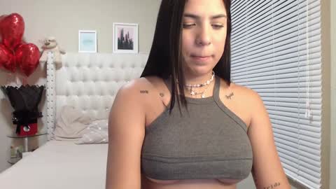 rosiehw online show from December 15, 2024, 2:41 am