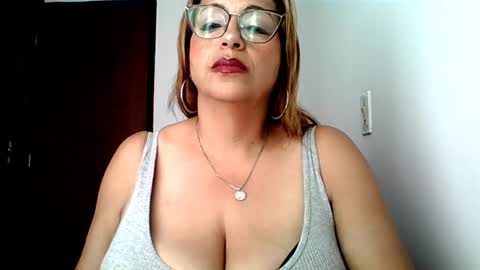 Snapshot of rossanalionheart chatting on May 24, 2026, 12:43 pm Rossana online show from May 24, 2026, 12:43 pm