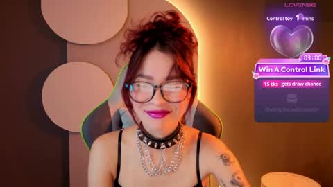Snapshot of rosse_98_ chatting on May 24, 2026, 1:38 pm Miss Rosse online show from May 24, 2026, 1:38 pm
