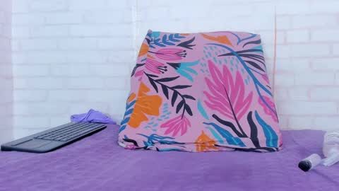 rosse_thompson11 online show from December 30, 2024, 10:45 pm