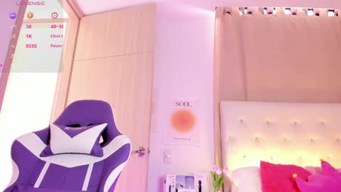 Rosse Daw Independent model  online show from December 9, 2024, 3:11 pm