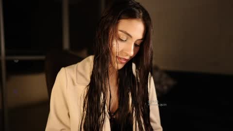 Rossey online show from April 9, 2026, 6:19 am