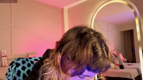 Snapshot of rossiie_hunt_ chatting on May 26, 2026, 12:34 pm rossiie_hunt_ online show from May 26, 2026, 12:34 pm