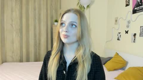 Snapshot of rosy_sigh chatting on April 21, 2026, 10:23 pm Im Luna online show from April 21, 2026, 10:23 pm