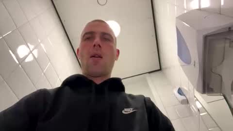 rotteei1 online show from October 20, 2025, 12:38 pm