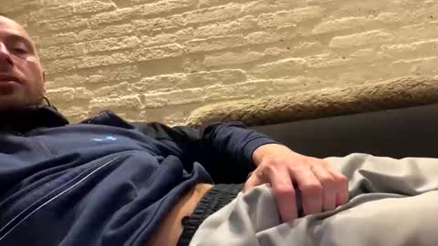 rotteei1 online show from March 5, 2026, 8:27 pm