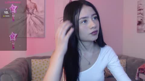 Snapshot of rousee_v chatting on December 18, 2024, 8:25 pm Rousee online show from December 18, 2024, 8:25 pm