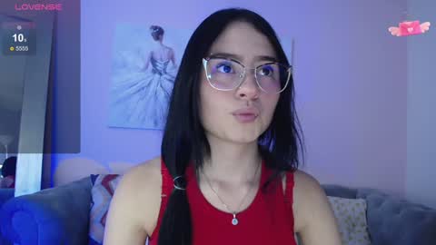 Snapshot of rousee_v chatting on January 22, 2025, 12:48 am Rousee online show from January 22, 2025, 12:48 am