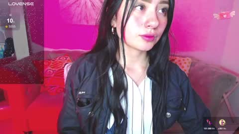 Snapshot of rousee_v chatting on February 5, 2025, 6:56 am Rousee online show from February 5, 2025, 6:56 am