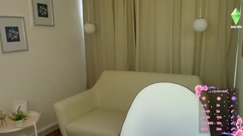 Snapshot of rousee_v chatting on November 15, 2025, 12:13 pm Rousee online show from November 15, 2025, 12:13 pm