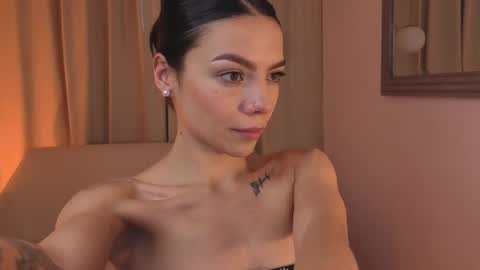 Snapshot of rousee_v chatting on April 22, 2026, 4:30 pm Rousee online show from April 22, 2026, 4:30 pm
