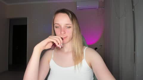 Snapshot of rousereed chatting on April 5, 2026, 8:17 pm Rouse online show from April 5, 2026, 8:17 pm