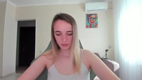 Snapshot of rousereed chatting on April 27, 2026, 6:33 am Rouse online show from April 27, 2026, 6:33 am