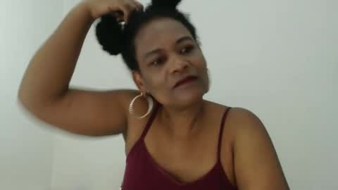 luxa online show from September 14, 2025, 2:05 pm