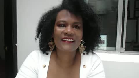 luxa online show from May 18, 2026, 2:01 pm