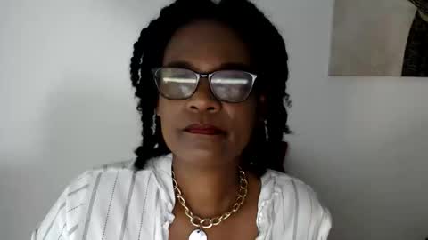 luxa online show from June 6, 2026, 9:25 am