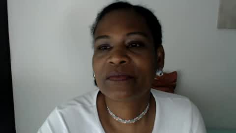 luxa online show from July 24, 2026, 1:20 pm