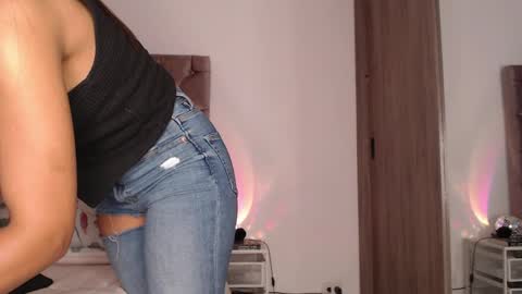 Rouss marie henao  online show from April 11, 2026, 1:10 am