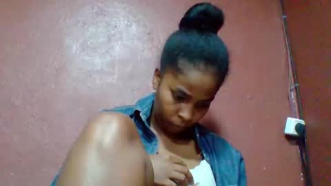 rovaelyah online show from March 6, 2026, 5:37 am