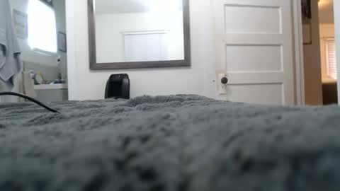 rowley2018 online show from December 24, 2024, 7:55 pm