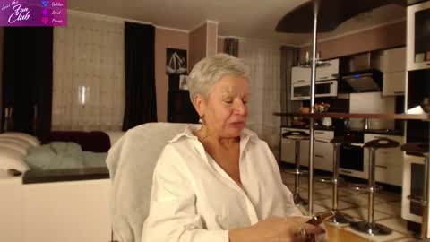 Roxana online show from December 15, 2024, 7:10 pm