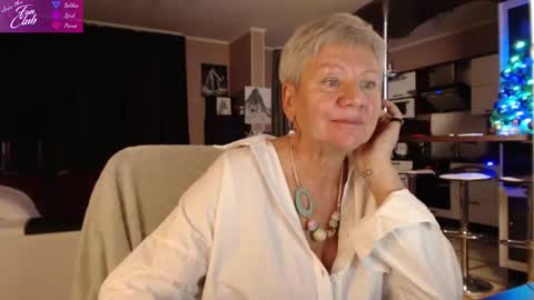 Roxana online show from December 18, 2024, 2:06 pm