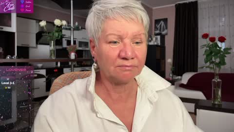 Roxana online show from February 3, 2025, 3:06 pm