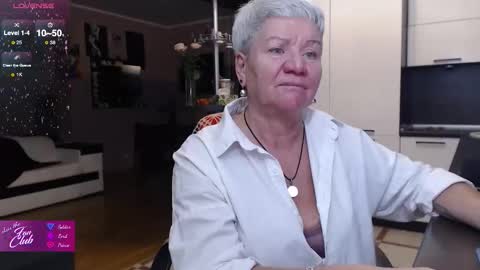 Roxana online show from October 14, 2025, 7:14 pm