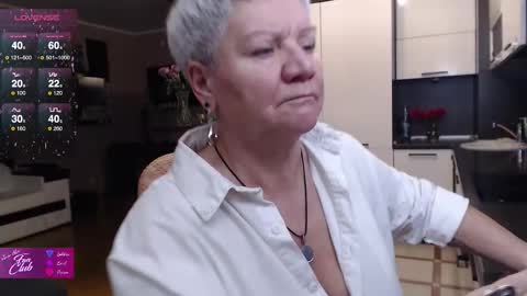 Roxana online show from November 18, 2025, 2:43 pm