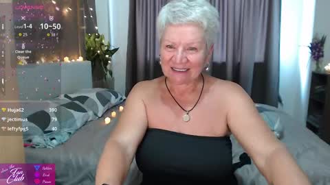 Snapshot of roxana_brooks chatting on April 23, 2026, 2:13 am Roxana online show from April 23, 2026, 2:13 am