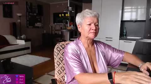 Snapshot of roxana_brooks chatting on June 27, 2026, 9:58 am Roxana online show from June 27, 2026, 9:58 am
