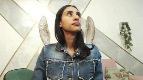   online show from October 7, 2025, 8:39 pm