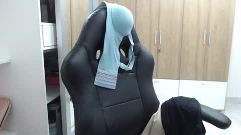 Roxana online show from February 15, 2025, 2:04 am