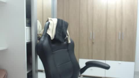 Roxana online show from February 23, 2025, 4:17 am