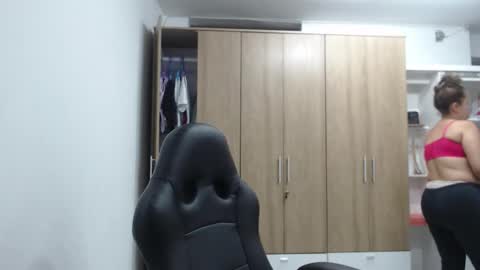 Roxana online show from February 5, 2026, 1:32 am