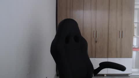 Roxana online show from April 22, 2026, 9:38 pm