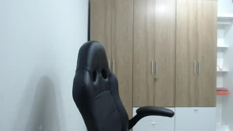 Snapshot of roxanalove7 chatting on May 15, 2026, 11:56 pm Roxana online show from May 15, 2026, 11:56 pm