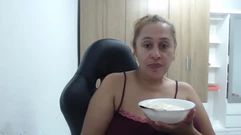 Snapshot of roxanalove7 chatting on June 15, 2026, 10:12 pm Roxana online show from June 15, 2026, 10:12 pm